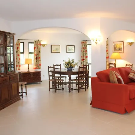 Joselina Villa Vilamoura